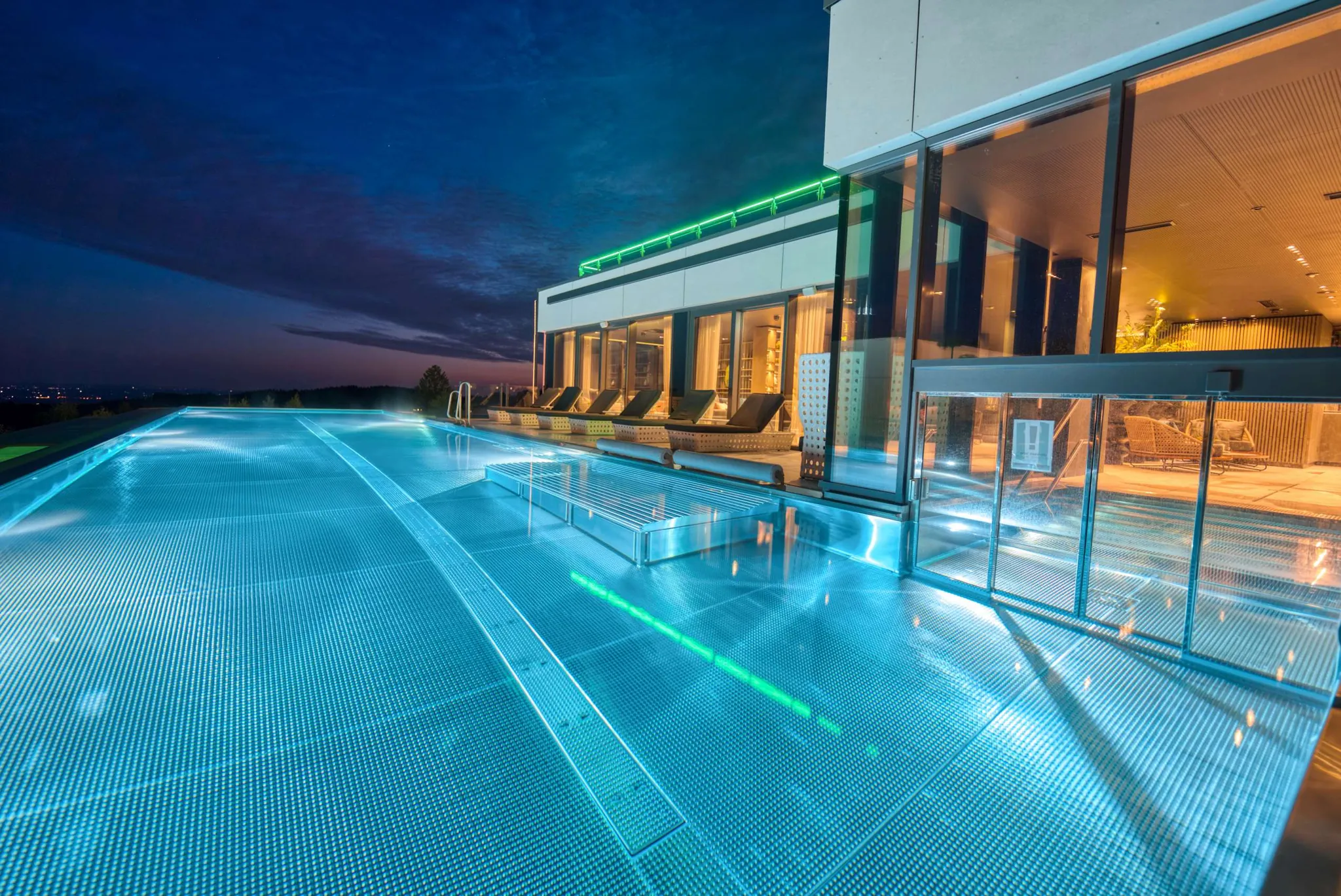 Infinity_Pool_outdoor
