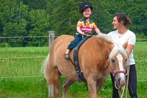 KindAufPony_BaumhaushotelAllgäu