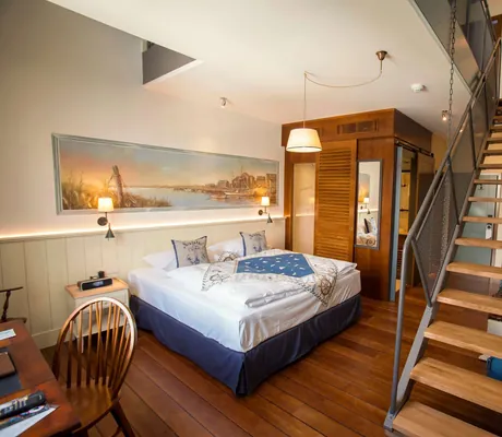 Blick_in_Praesidentensuite_Bell_Rock_Rust