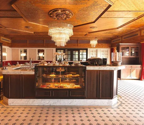 Bar_im_Cafe_Wien_Interalpen-Hotel_Tyrol
