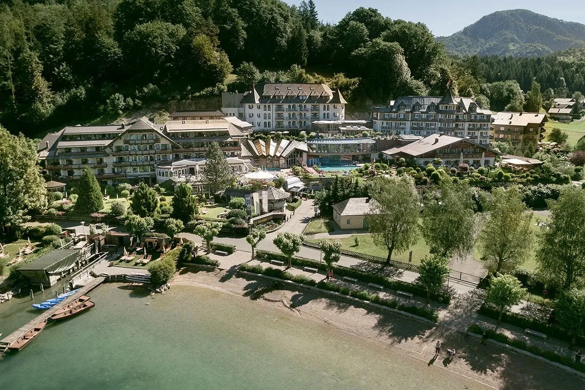 Außenansicht_Ebners_Waldhof_Am_See_Fuschl_Am_See