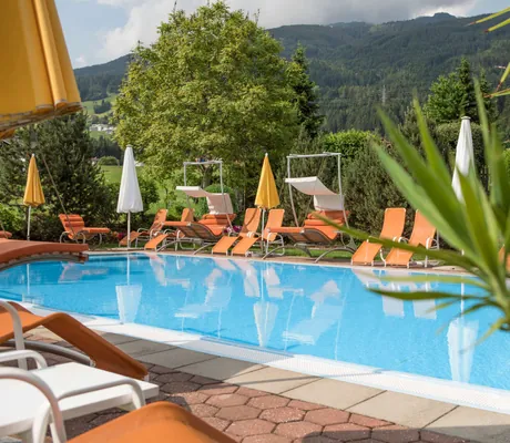 Outdoorpool_GartenhotelMagdalena_RiedImZillertal