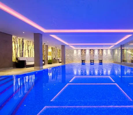 Hotel Sackmann_Beleuchteter Innenpool