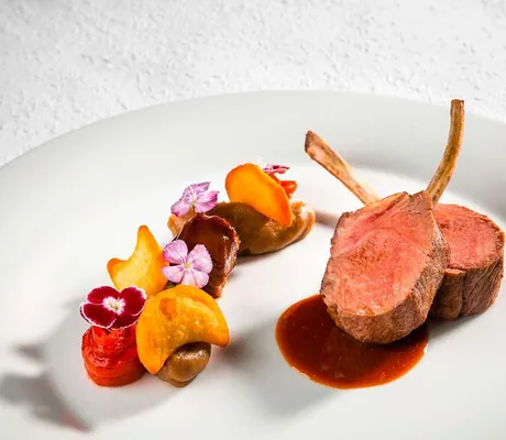 Lammgericht_im_Interalpen-Hotel_Tyrol