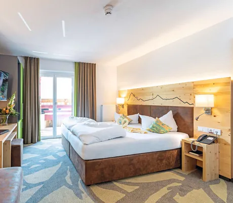 Blick in ein Doppelbettzimmer_Kaiserhof_Berwang