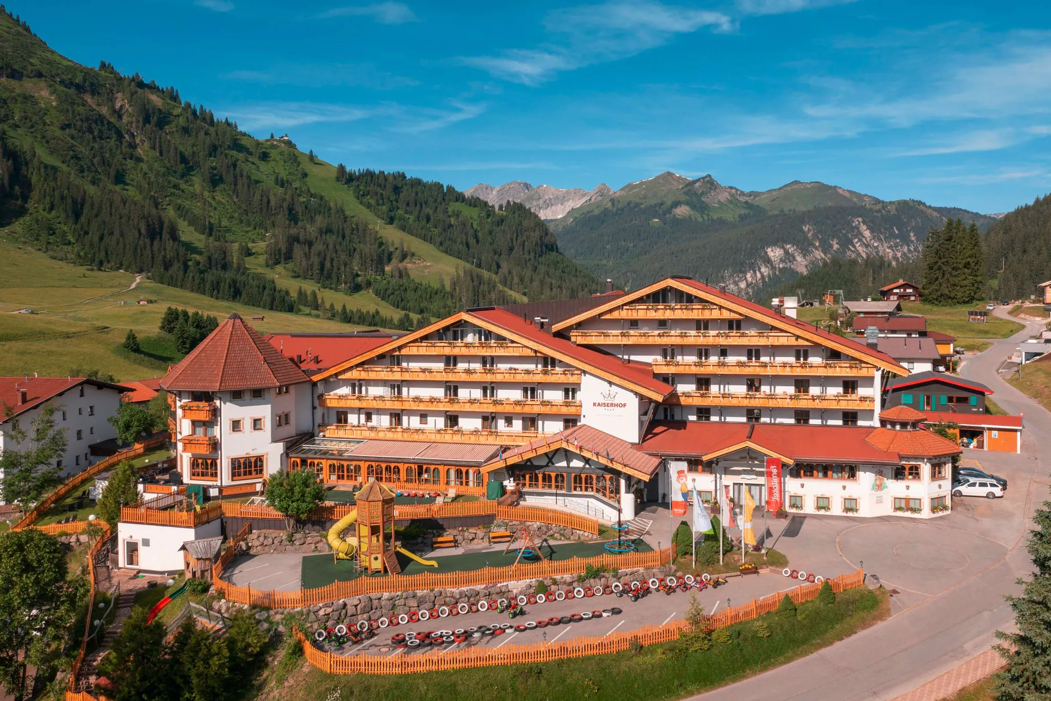 Kaiserhof_Hotel_von_oben