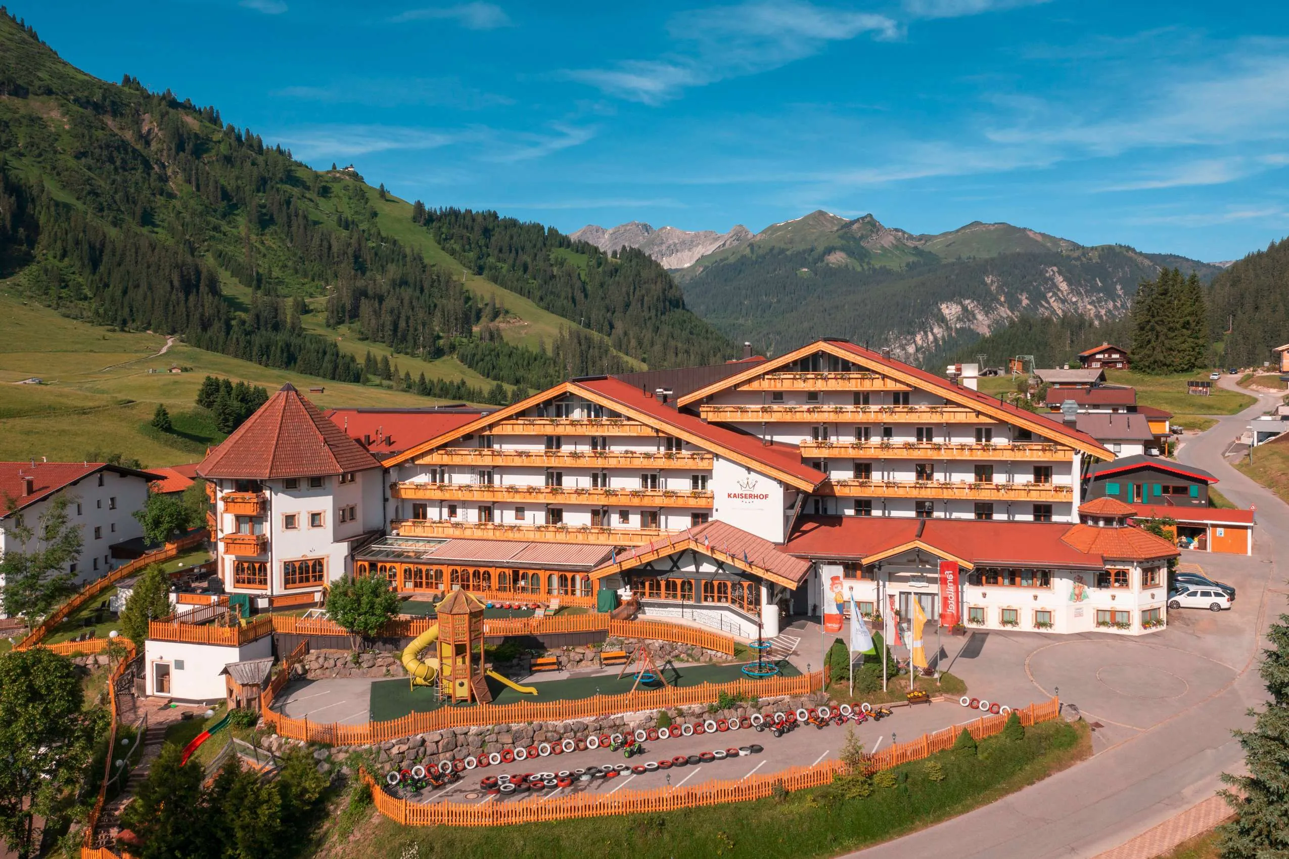 Kaiserhof_Hotel_von_oben