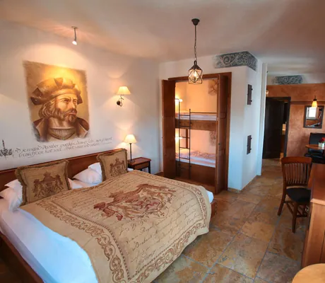 Blick_ins_Deluxezimmer_Santa_Isabel_Rust