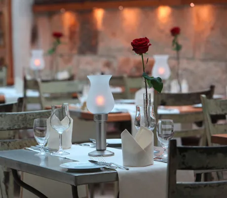 gedeckter_Restauranttisch_Santa_Isabel_Rust