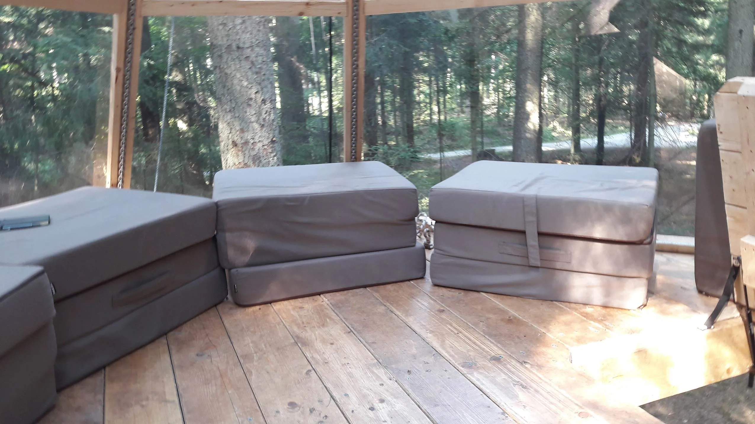 Schlafpyramide-Naturcamp-Schluchsee-Innenansicht