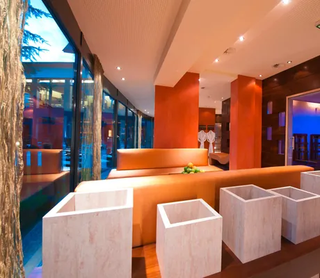 Sonngastein_Bunter_Lobbybereich