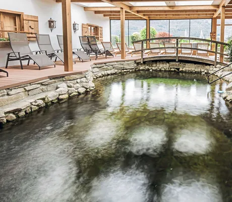 Indoor Quelle mit Liegen zum entpannen_Ebners_Waldhof_Am_See_Fuschl_Am_See