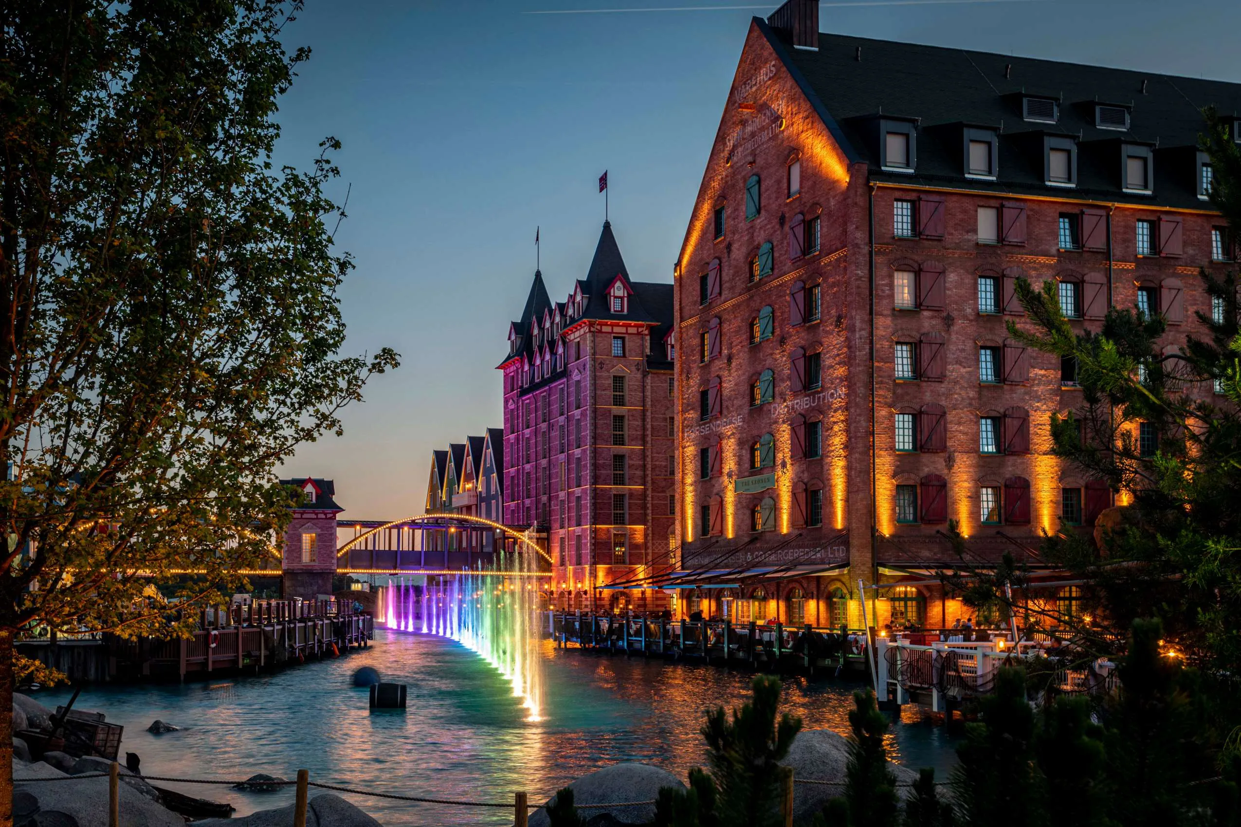 Wassergraben_vor_Kronasar_Rust