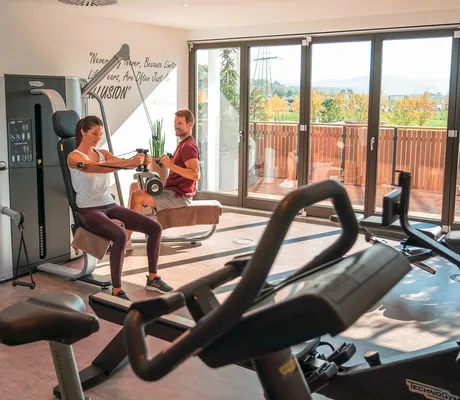 Kronasar_Fitnessstudio_mit_Panoramafenster