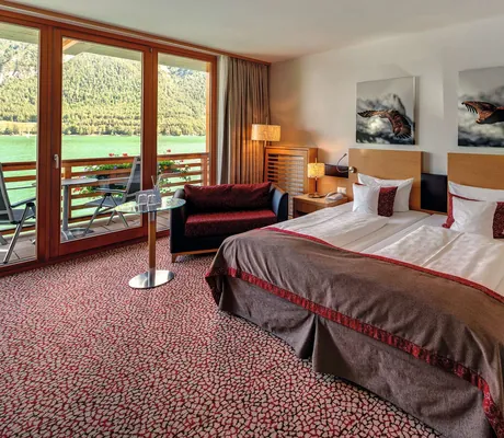 Blick in Doppelbettzimmer_Travel_Charme_Fuersetenhaus_Am_Achensee_Pertisau
