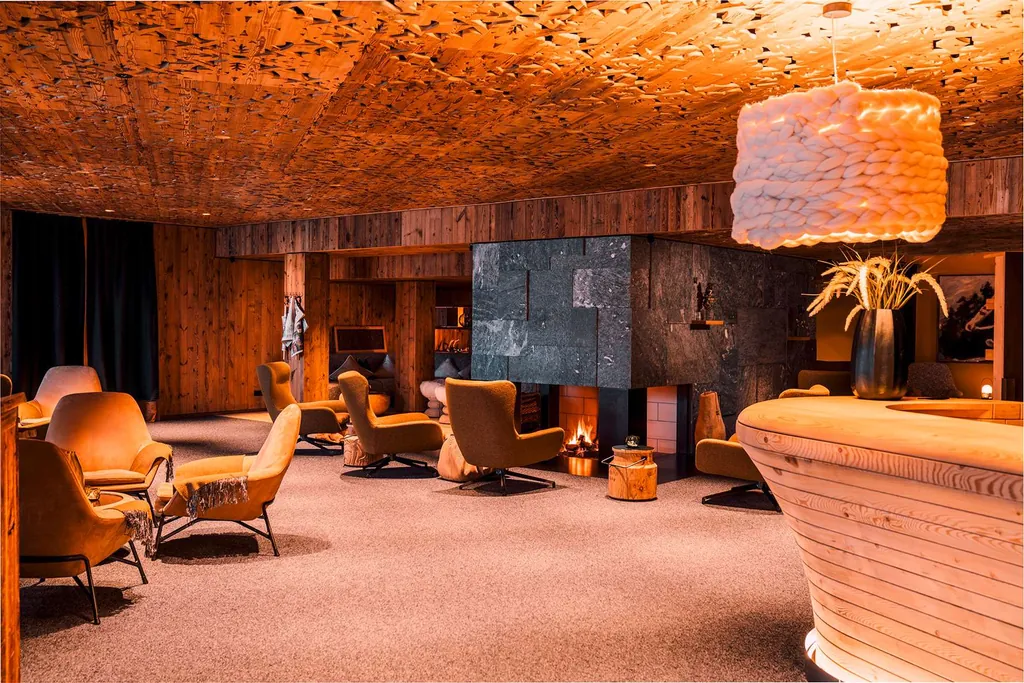 Lobby mit vielen Sitzgelegenheiten