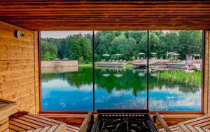 Außergewöhnliche Hotelsaunen: Saunainsel im Hotel Pfalzblick