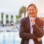 Karl Reiter vor seinem Pool_Reiters_Reserve