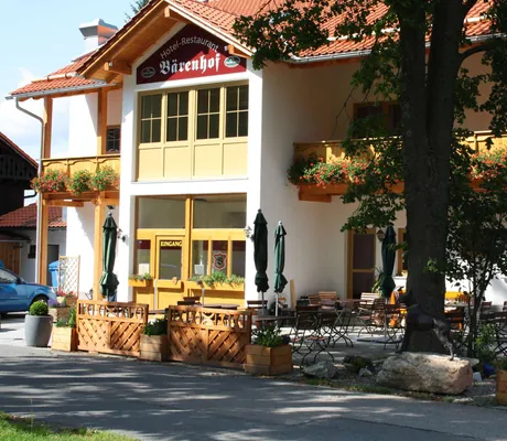 Eingangstür mit Terrasse_Baerenhof_Philippsreut