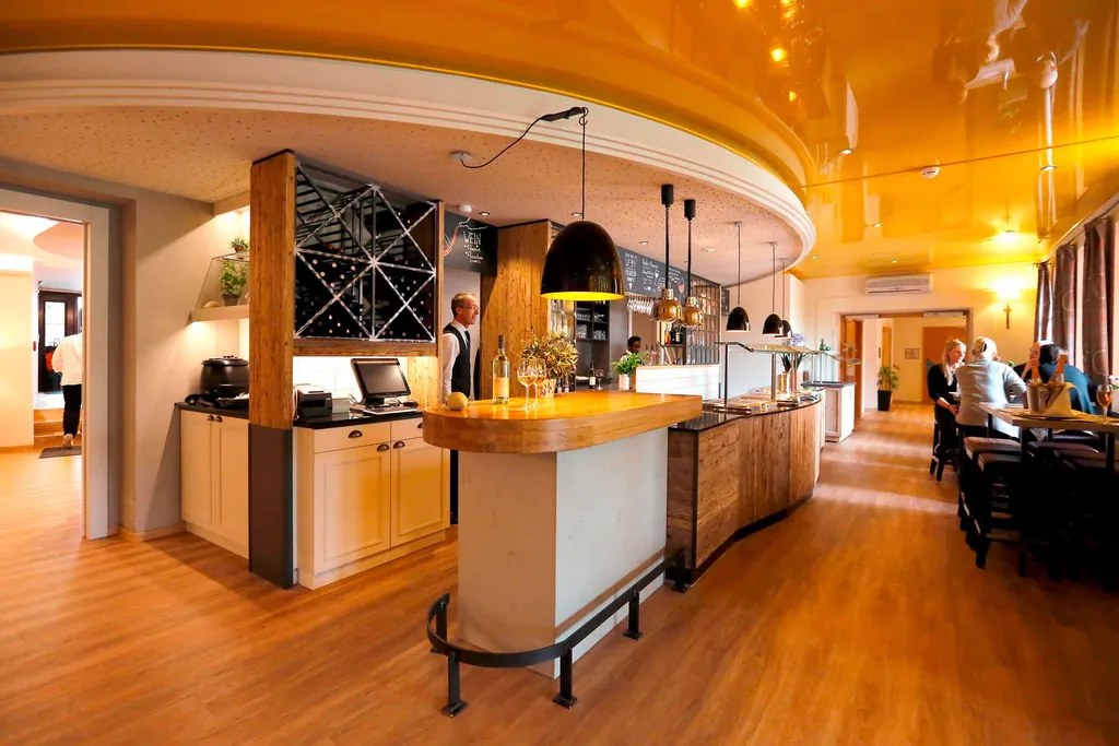 Weinhotels: Weinbar im Pfalzhotel Asselheim