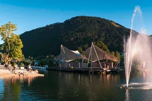 Springbrunnen und Seebad am Alpsee