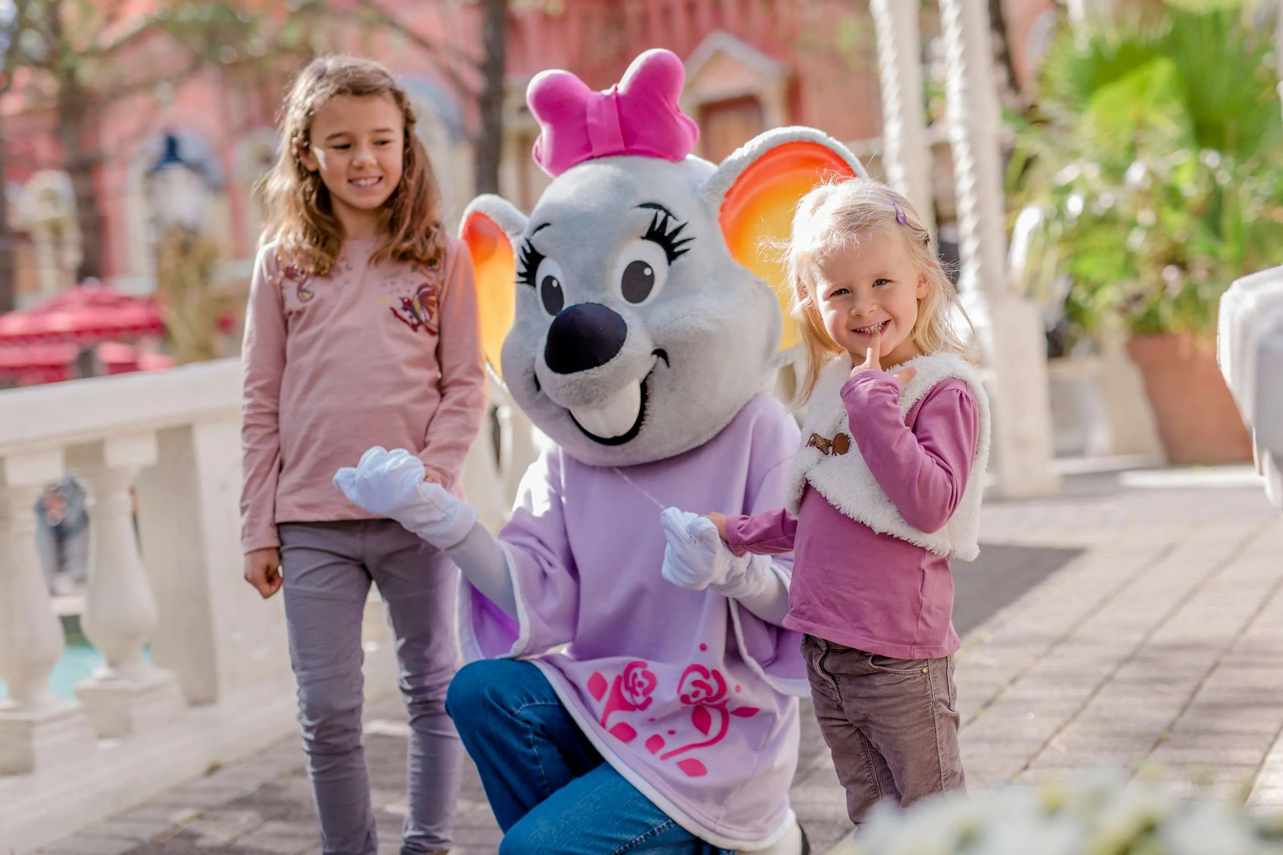 "Edda Euromausi" und kleine G&auml;ste im Europa-Park.