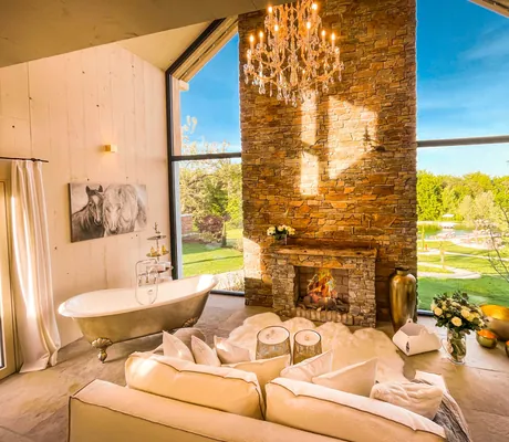 Loft_mit_freistehender_Wanne_Golden Hill