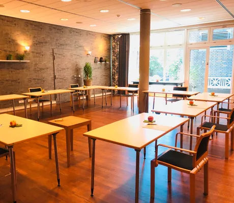 Tagungsraum mit Blick aus dem Fenster