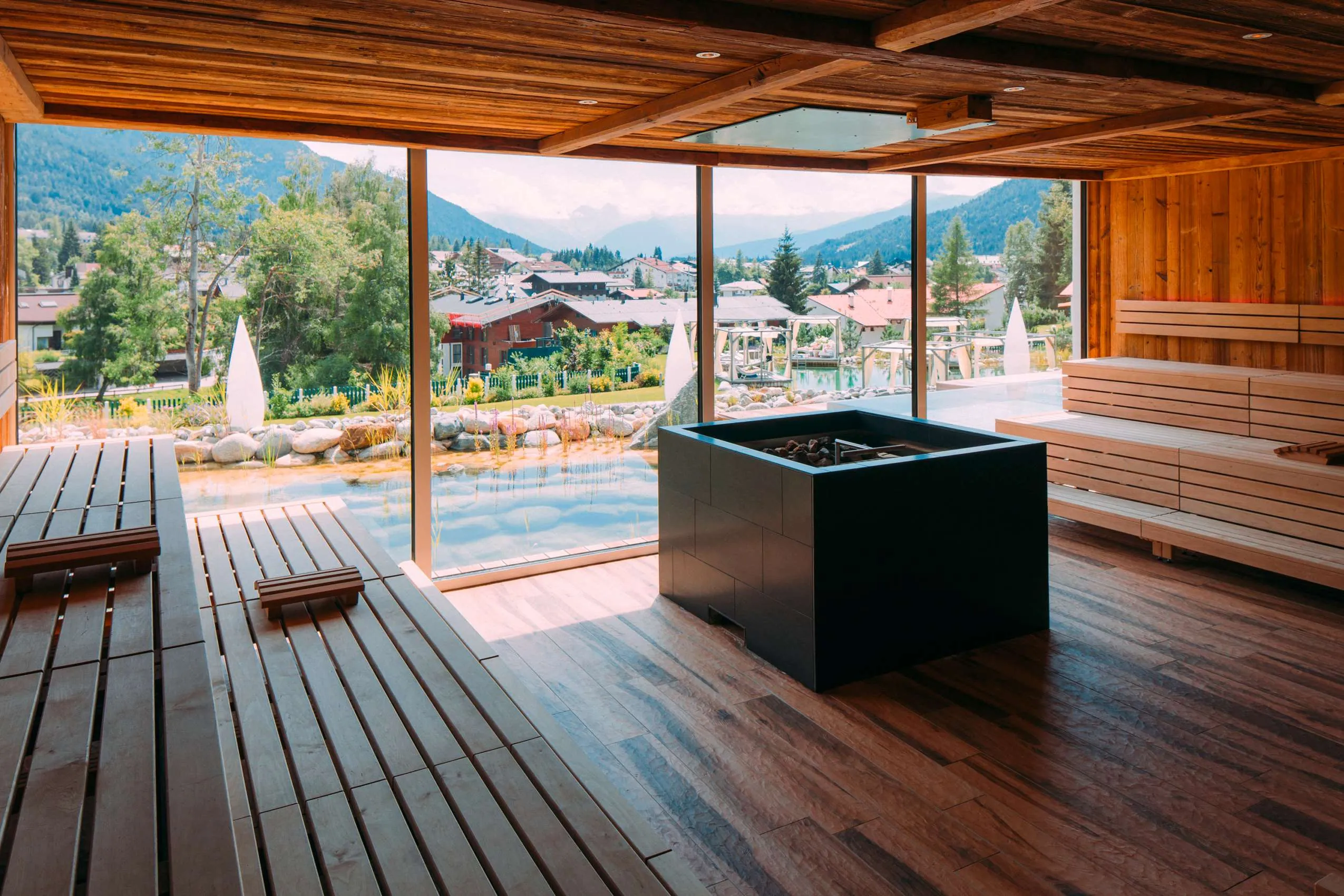 Sauna mit gro&szlig;er Fensterfront im Wellnesshotel ASTORIA Resort & Spa