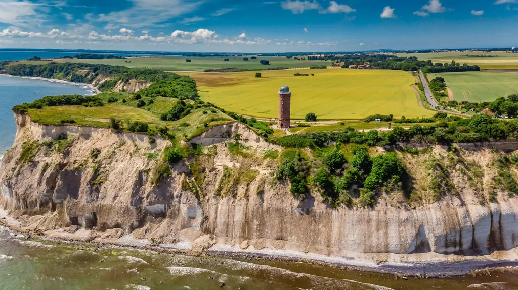 Blick auf Kap Arona auf der Insel Rügen in der Ostsee