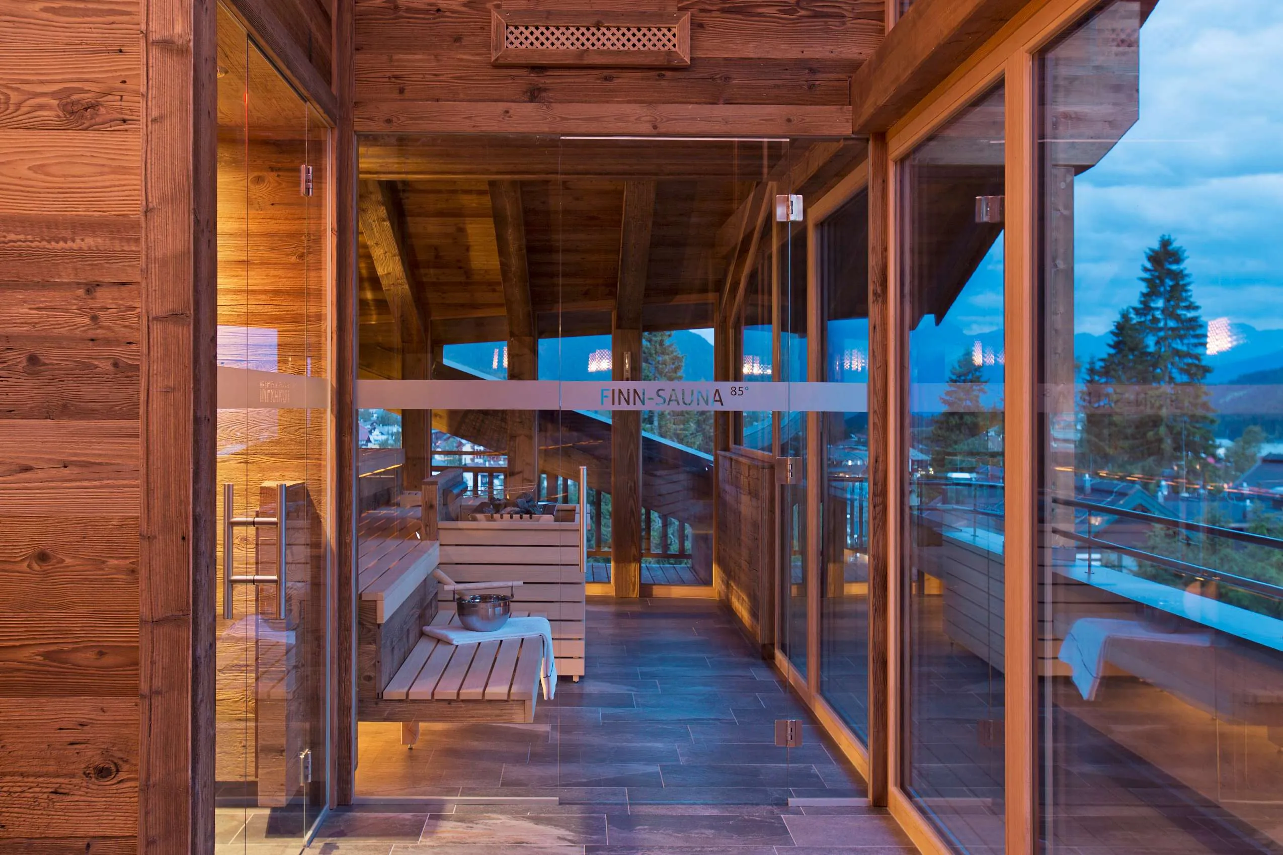 Finnische Sauna im Sky-Spa des Wellnesshotels L&auml;rchenhof in Seefeld in Tirol