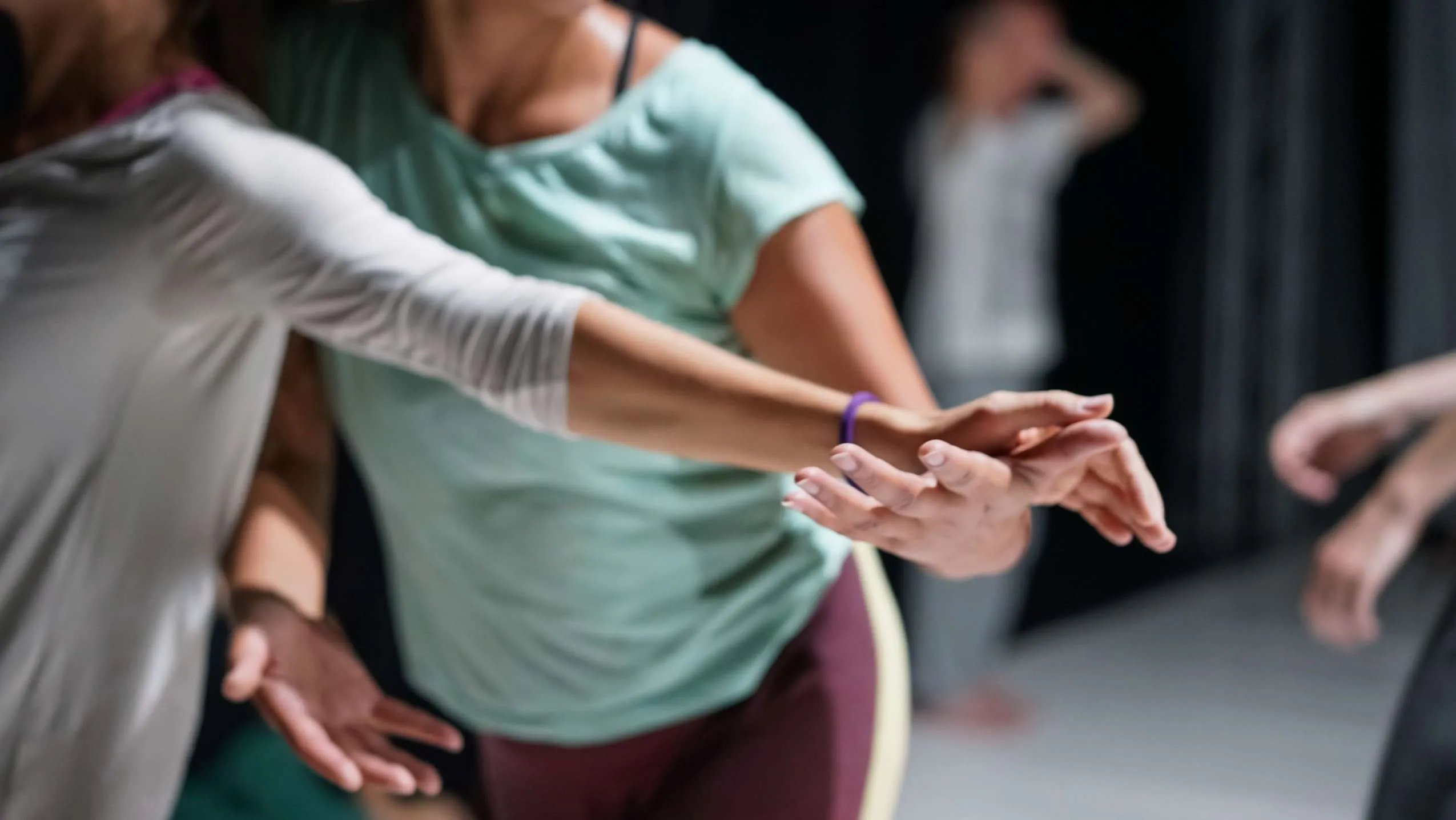 Übungen im Rahmen der Feldenkrais-Therapie