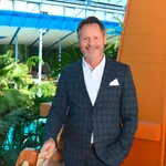 Jens Bernitzky steht im Hotel Victory Therme Erding