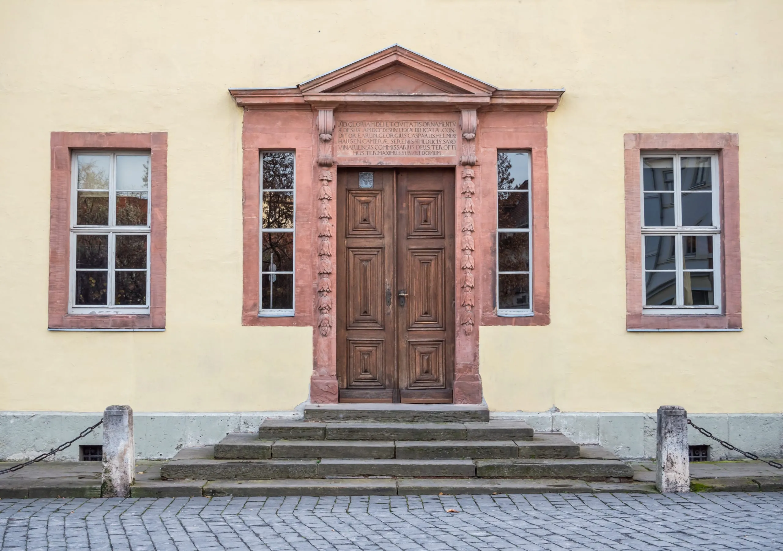 Eingangst&uuml;r Wohnhaus Goethe Weimar St&auml;dtetrip