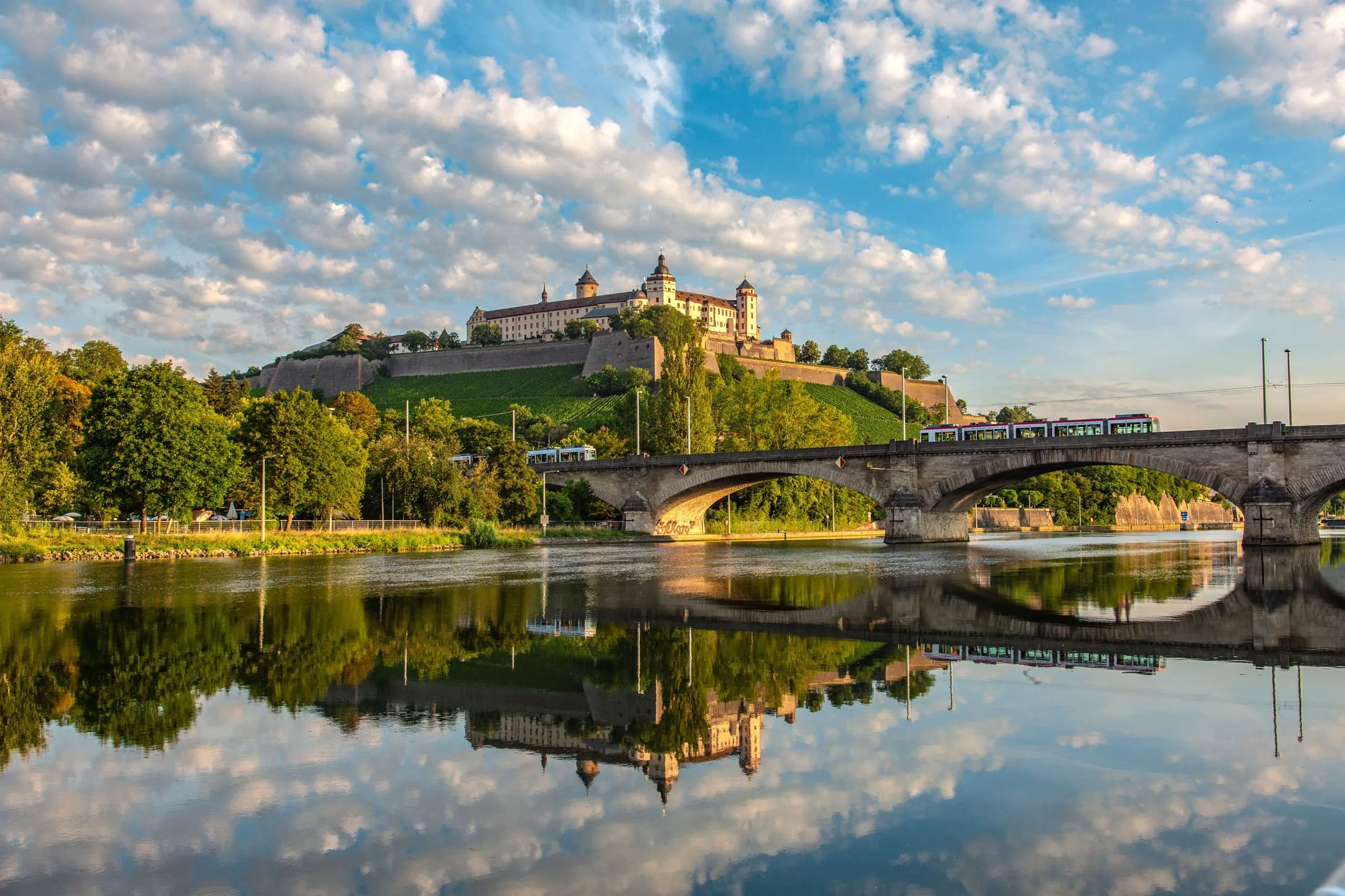 Festung Marienburg und Alte Mainbr&uuml;cke