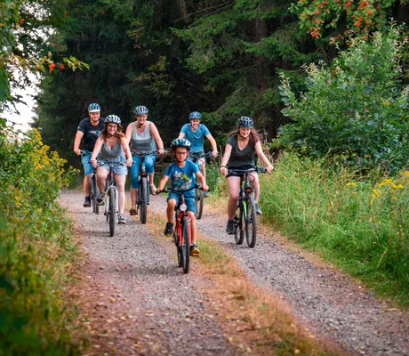 Radtour durch den Wald beim Familotel Ottonenhof