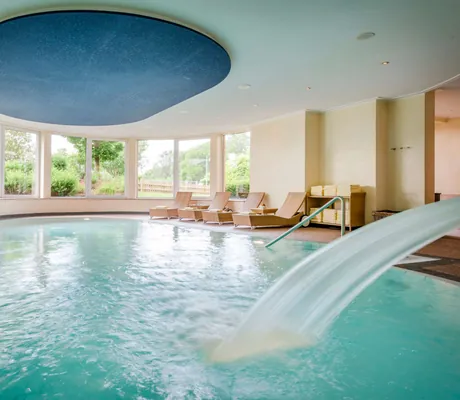 Wasserstrahl im Innenpool des Landhotel Heimathenhof