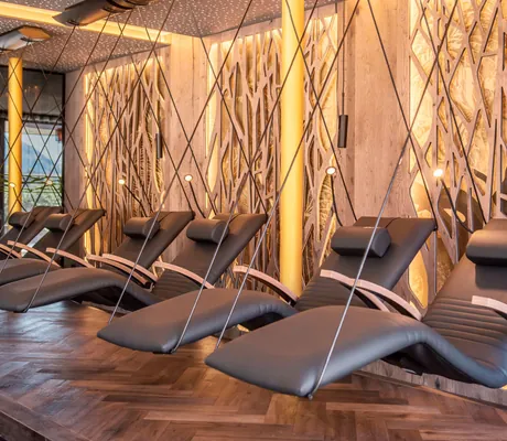 Hängeliegen im Wellnessbereich des Quellenhof Passeier