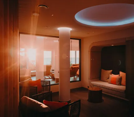 Chill-Areas in Orange im Strandhotel Ostseeblick