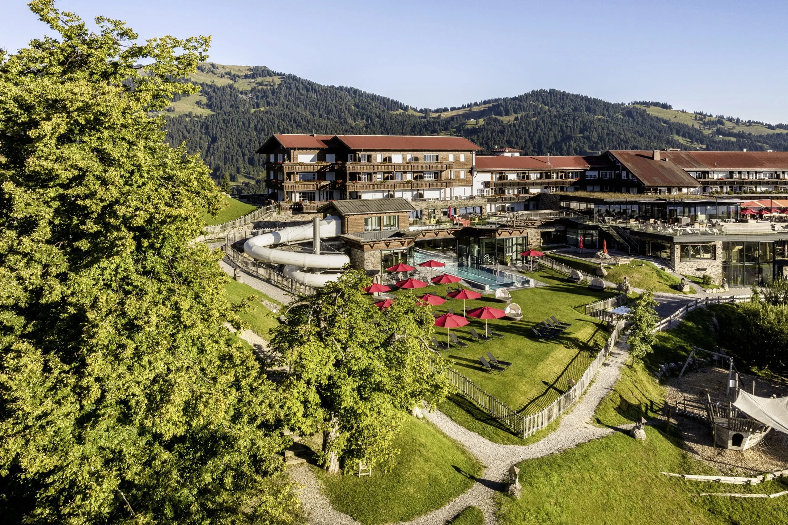 Au&szlig;engel&auml;nde mit Hotel des Allg&auml;uer Berghof