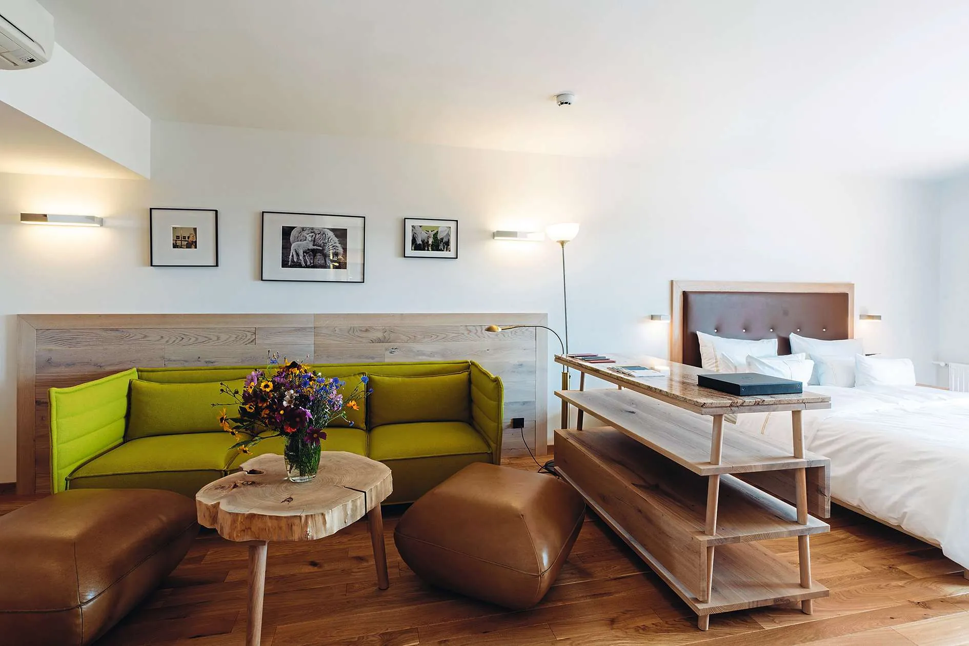 Hochwertiges Doppelzimmer im Reiters Finest Family Hotel mit Lederelementen