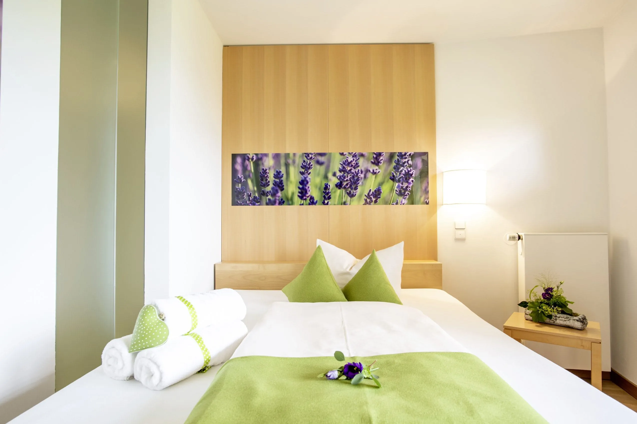 Helles Zimmer im Tagungshotel Alpenblick