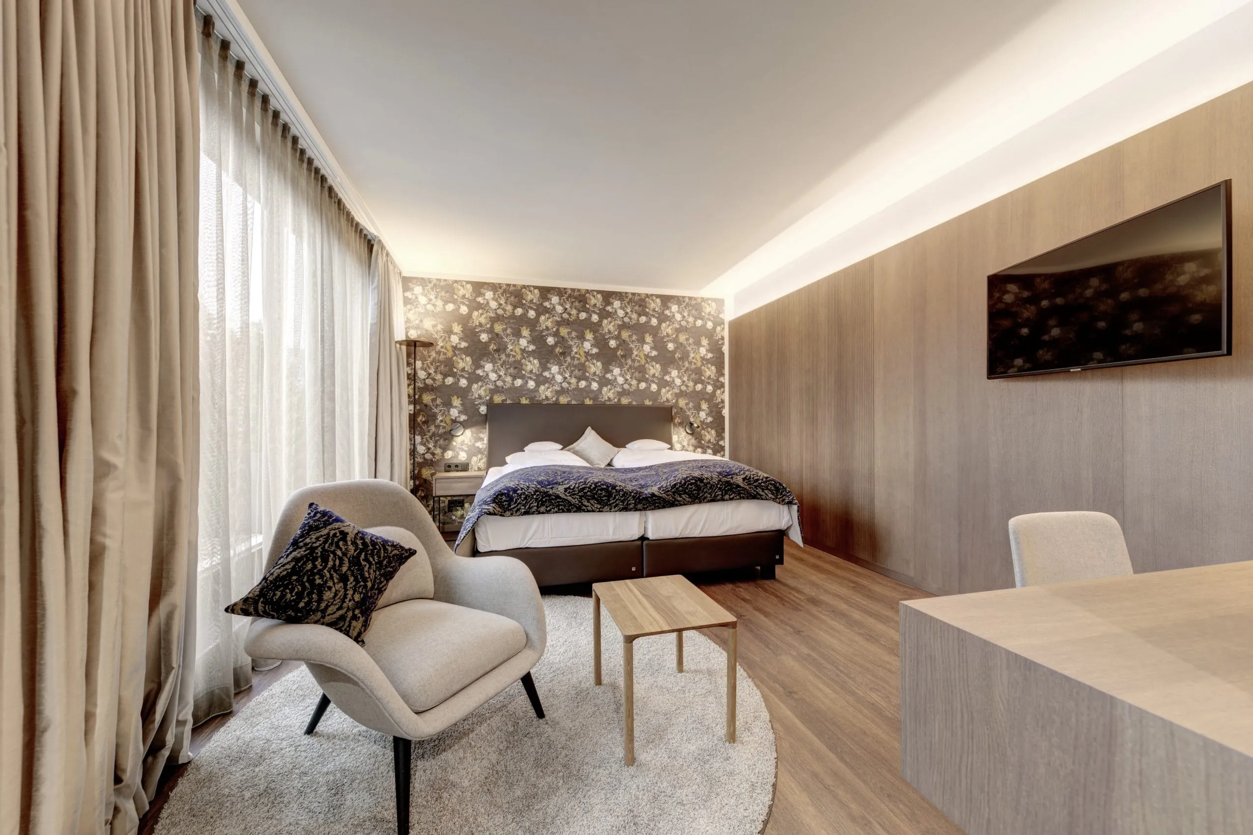 Doppelzimmer in warmen Braunt&ouml;nen im Best Western Premier Rebstock