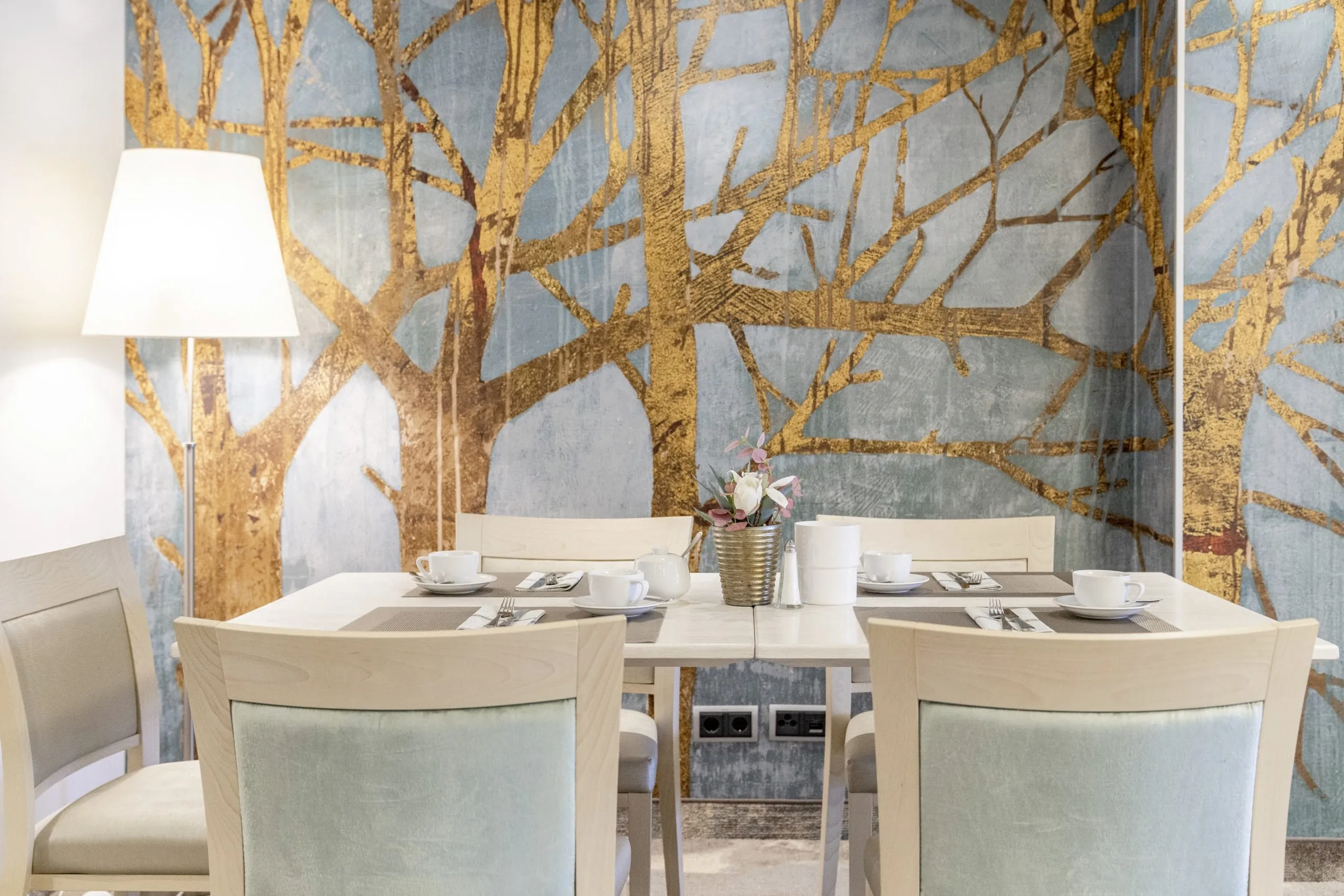 Gedeckter Fr&uuml;hst&uuml;ckstisch im Tagungshotel schiller's Parkhotel