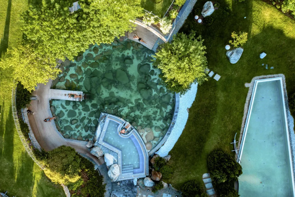 Hotelpool von Hotel Jungbrunn aus der Vogelperspektive