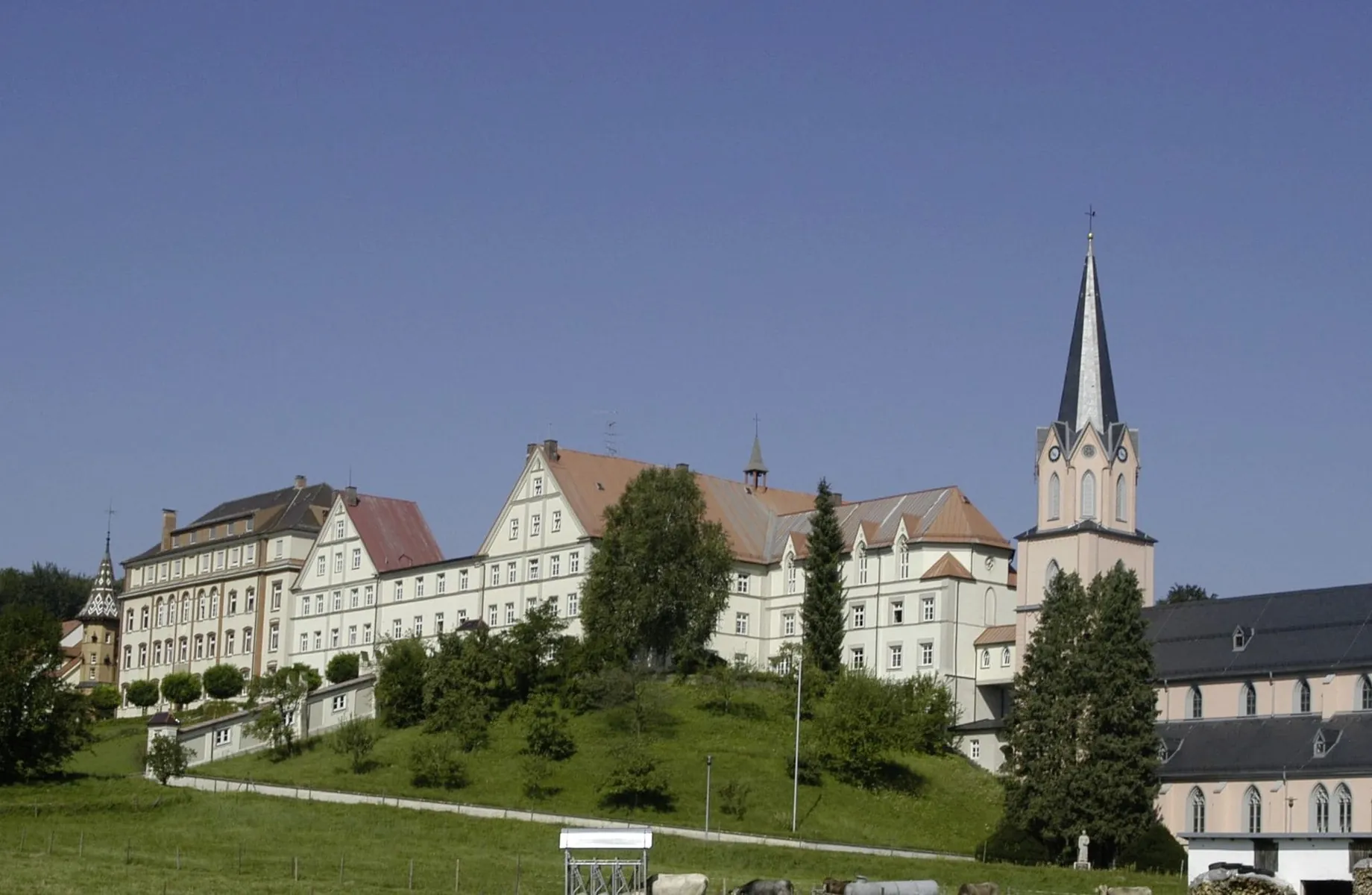 Aussenansicht des Franziskanerinnenklosters Tagungszentrum Kloster Bonlanden