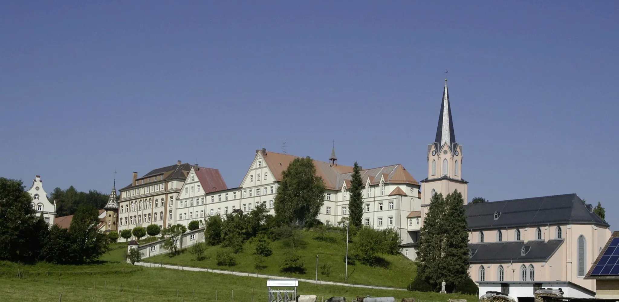 Aussenansicht des Franziskanerinnenklosters Tagungszentrum Kloster Bonlanden
