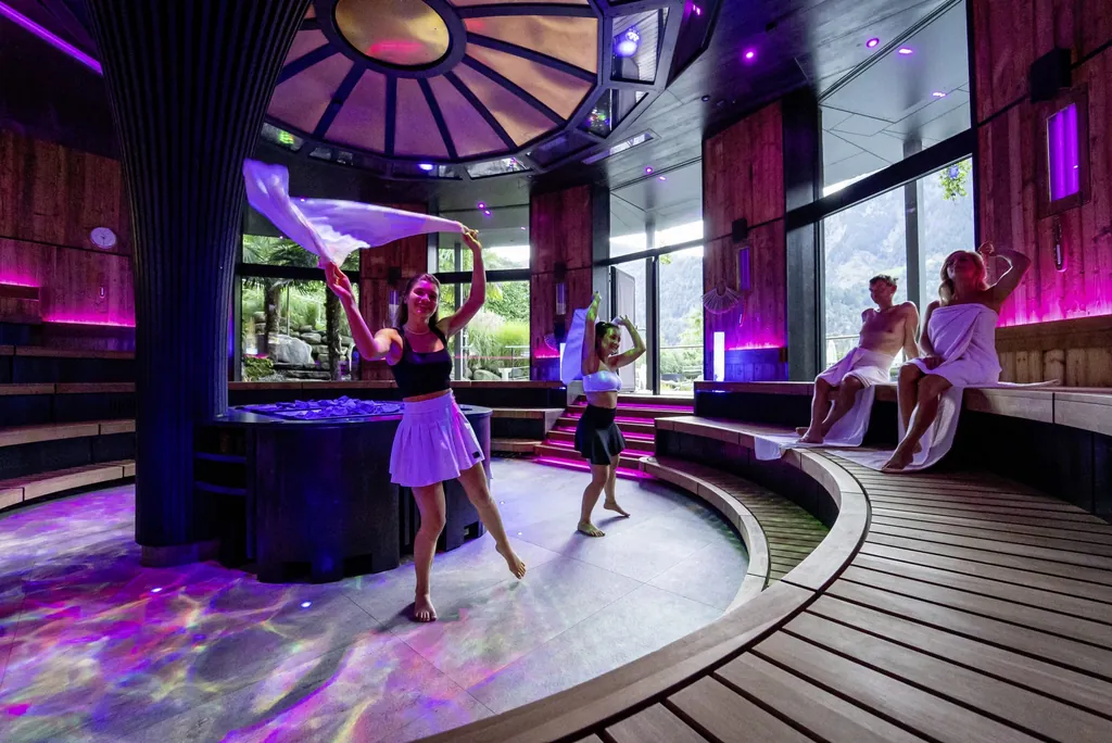 Besonderer Aufguss mit Lichteffekten in der Andreus Dome Eventsauna