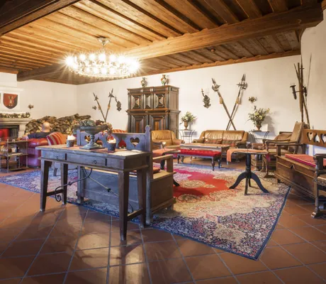 Kaminzimmer im TagungshotelBurg Rabenstein