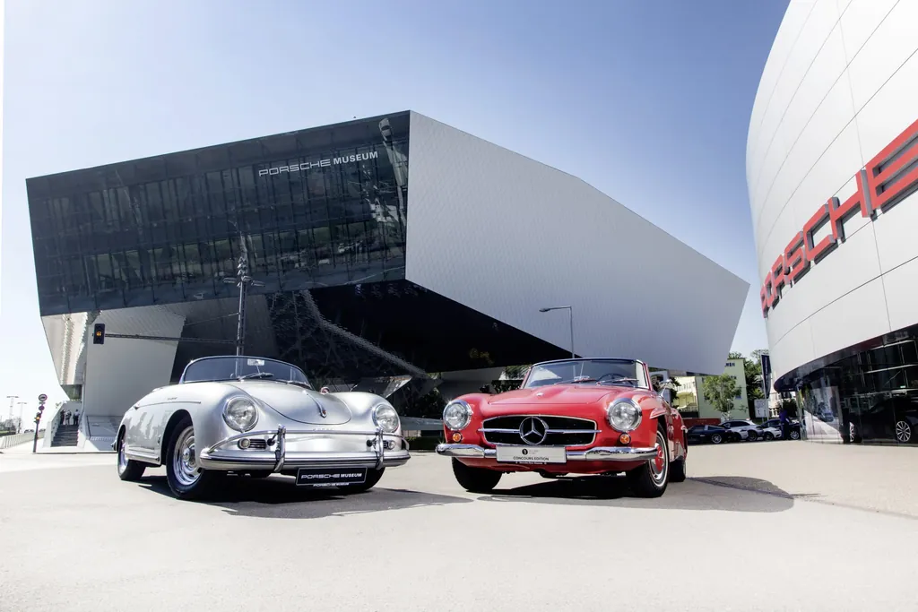 Aussenansicht Mercedes und Porsche Museum Stuttgart mit Oldtimer